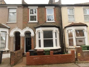 Bury Road, Dagenham, RM10 – 3 Bed Mid Terrace House